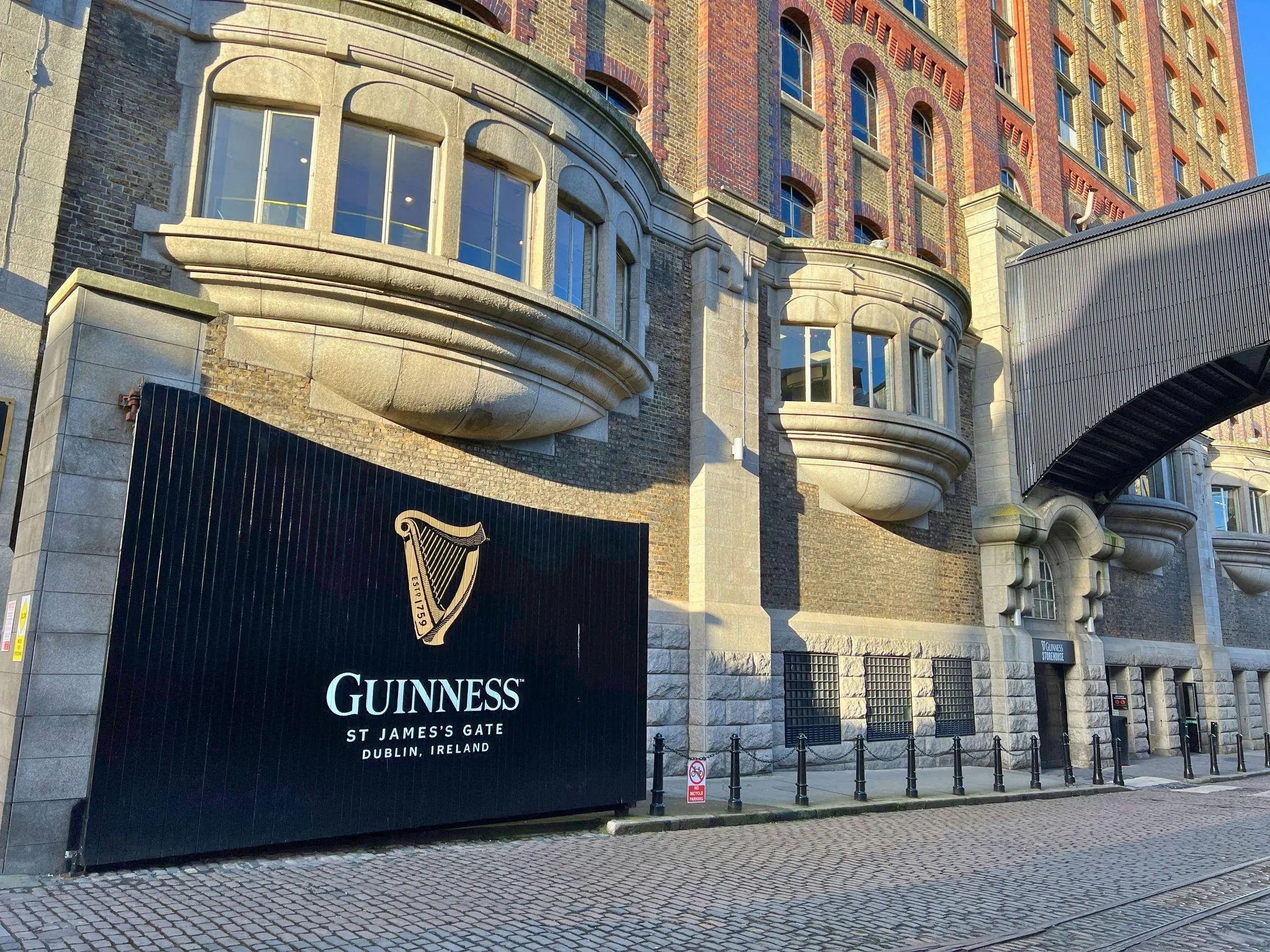 Cobblestone streets leading to the Guinness Storehouse